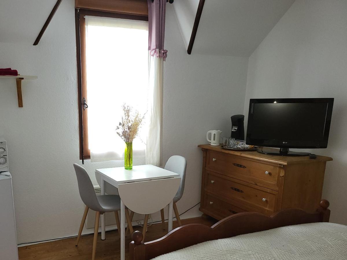 Revedelac Meuble Tout Confort Bremes Exterior photo